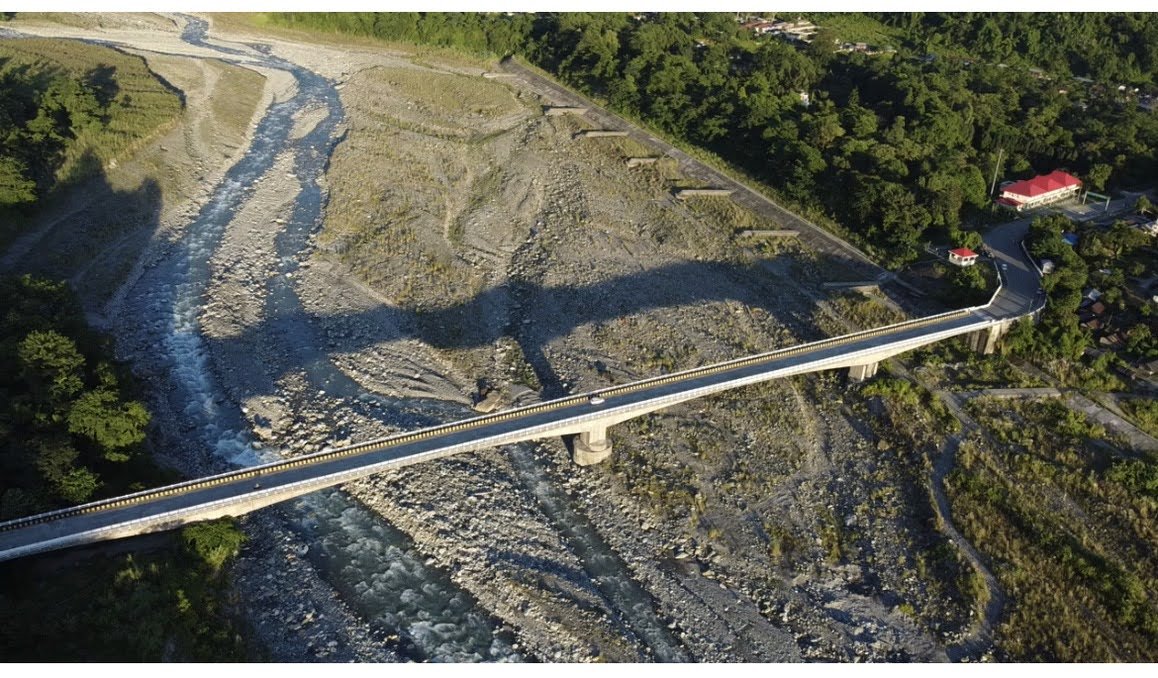 Deopani Bridge — Aerial close-up of bridge deck