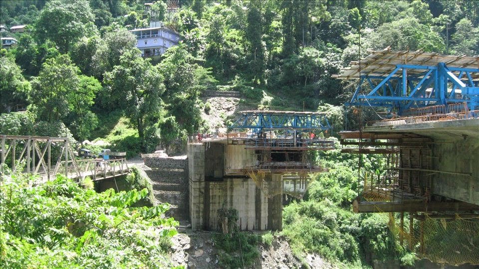 Dikchu Bridge — Abutment construction with form traveler