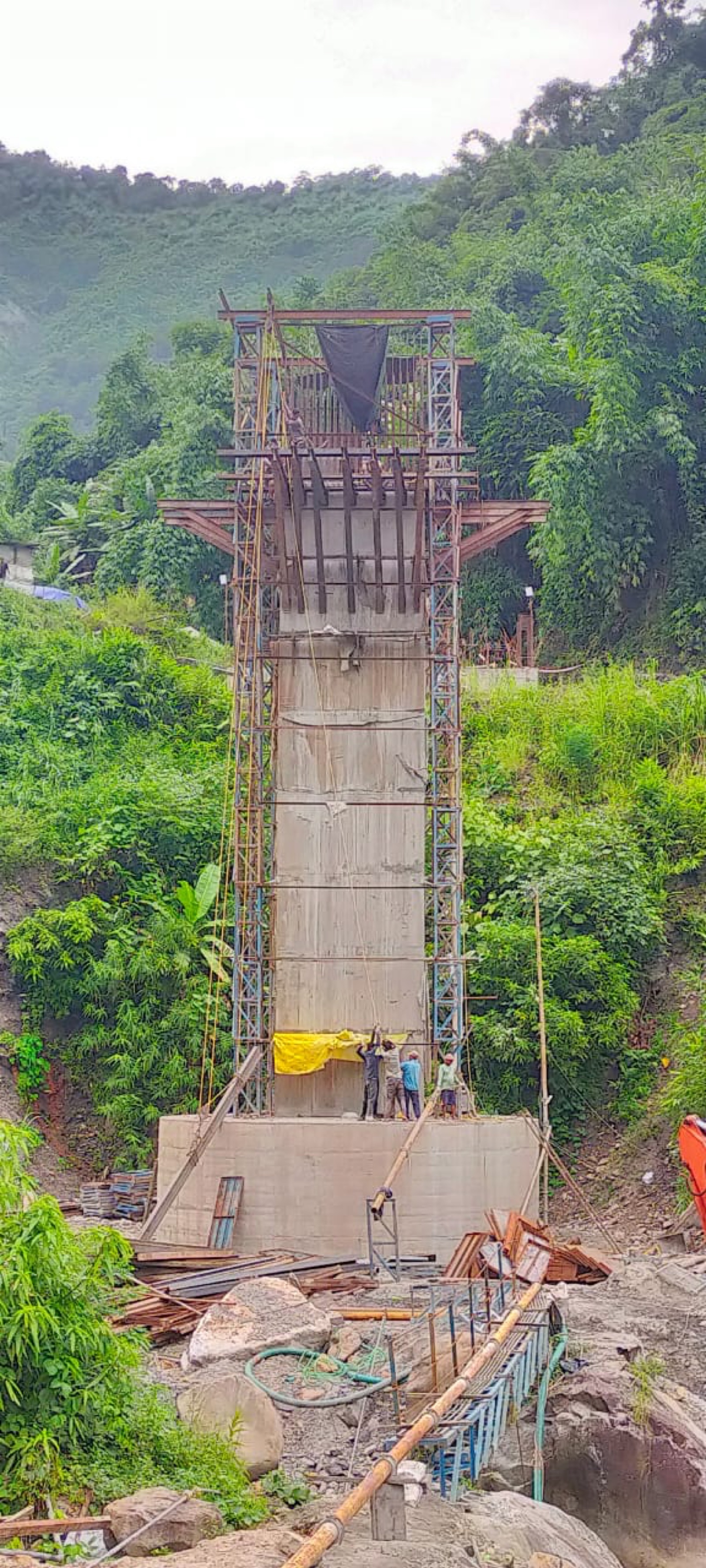 Pinjoli Bridge &mdash; P2 pier