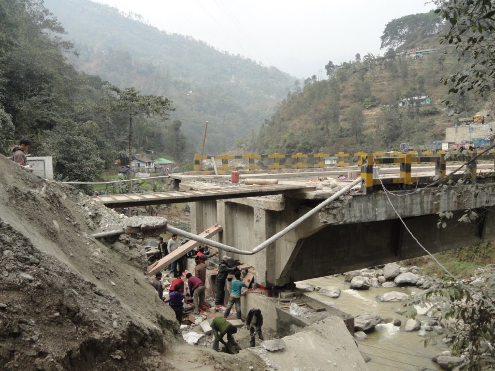 Ranipool Bridge &mdash; view 3