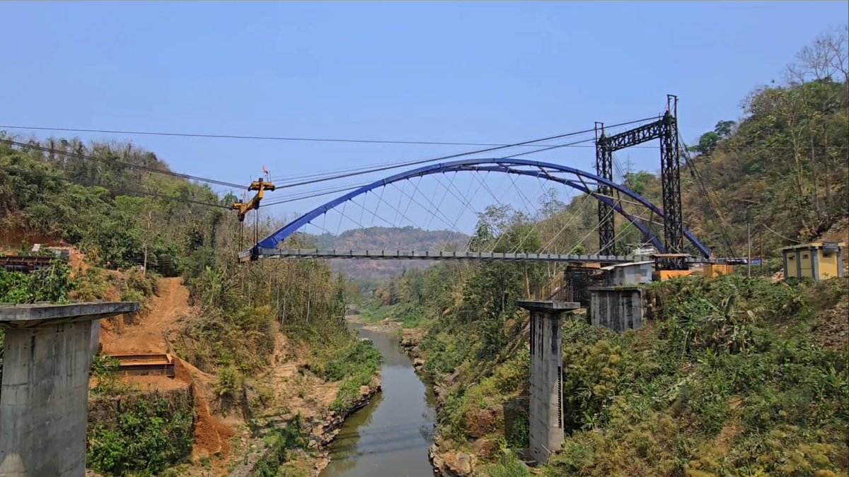 Tlawng / Faith Bridge — Cable car launch in progress